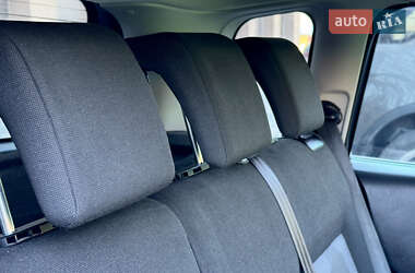 Хэтчбек Ford Fusion 2009 в 