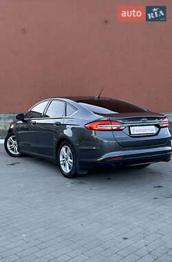 Седан Ford Fusion 2018 в 