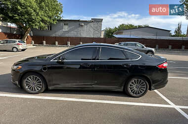 Седан Ford Fusion 2015 в 