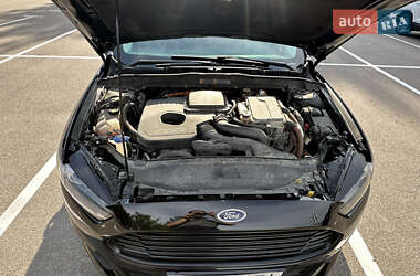 Седан Ford Fusion 2015 в 