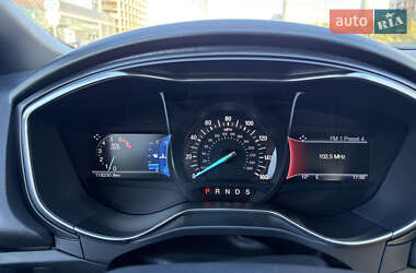 Седан Ford Fusion 2016 в 