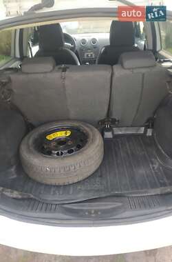 Хэтчбек Ford Fusion 2010 в 