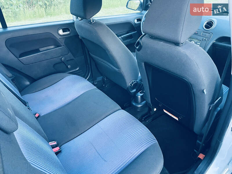 Хэтчбек Ford Fusion 2007 в Мукачево