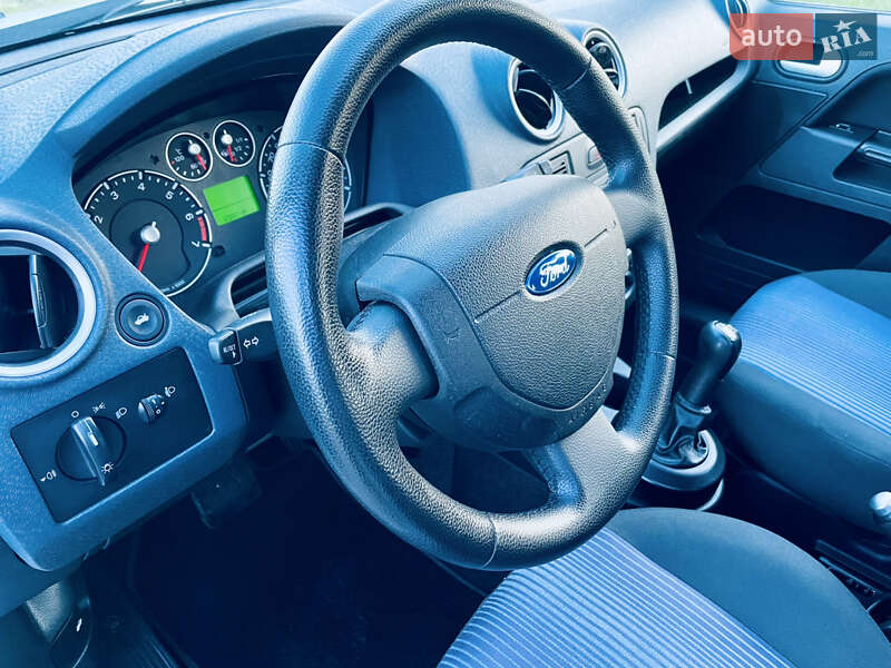 Хэтчбек Ford Fusion 2007 в Мукачево