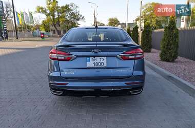 Седан Ford Fusion 2018 в 