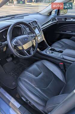Седан Ford Fusion 2018 в 