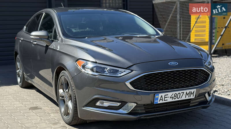 Седан Ford Fusion 2017 в 