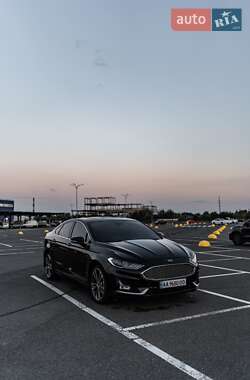 Седан Ford Fusion 2018 в 