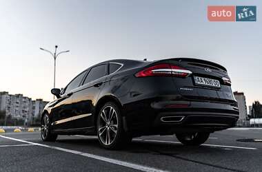 Седан Ford Fusion 2018 в 
