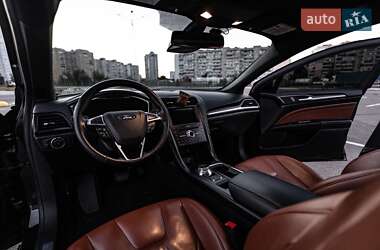 Седан Ford Fusion 2018 в 
