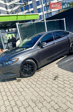 Седан Ford Fusion 2015 в 
