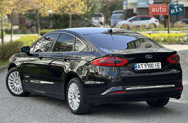 Седан Ford Fusion 2012 в 