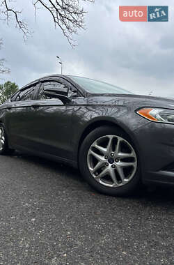 Седан Ford Fusion 2014 в 