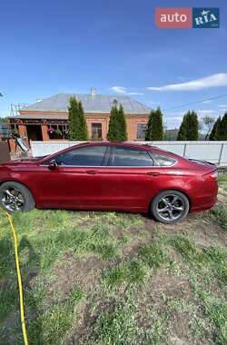 Седан Ford Fusion 2015 в 