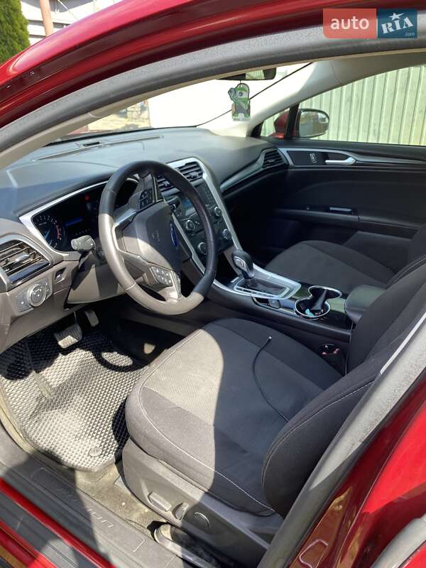 Седан Ford Fusion 2015 в Новомиргороде