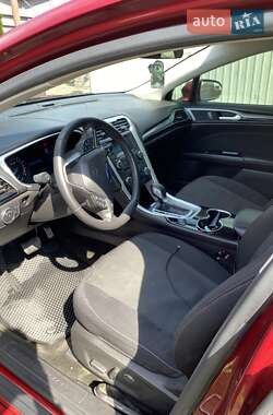Седан Ford Fusion 2015 в 