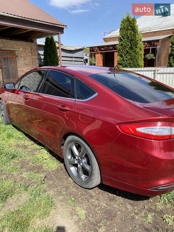Седан Ford Fusion 2015 в Новомиргороде