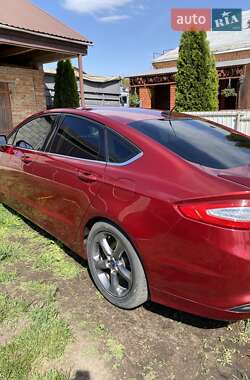 Седан Ford Fusion 2015 в 