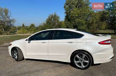 Седан Ford Fusion 2013 в 