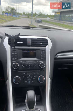 Седан Ford Fusion 2013 в 