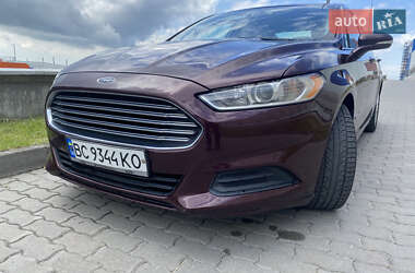 Седан Ford Fusion 2013 в 