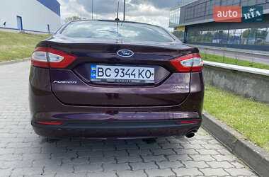 Седан Ford Fusion 2013 в 