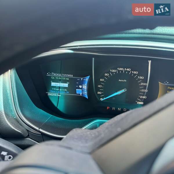 Седан Ford Fusion 2015 в Староконстантинове