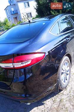 Седан Ford Fusion 2017 в 