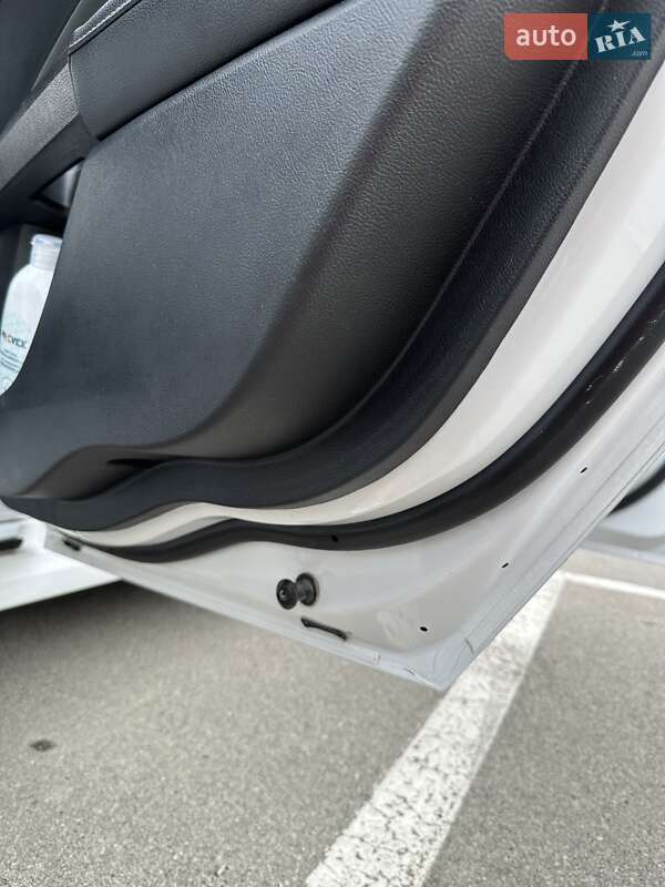 Седан Ford Fusion 2019 в Киеве фото 12 Седан Ford Fusion 2019 в Киеве