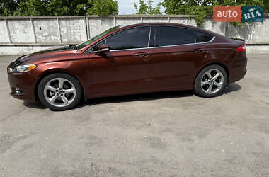 Седан Ford Fusion 2014 в 