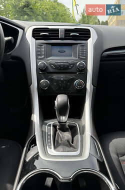 Седан Ford Fusion 2014 в 