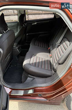Седан Ford Fusion 2014 в 