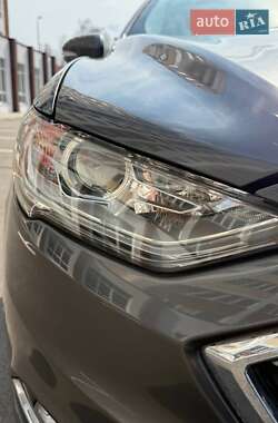 Седан Ford Fusion 2016 в 