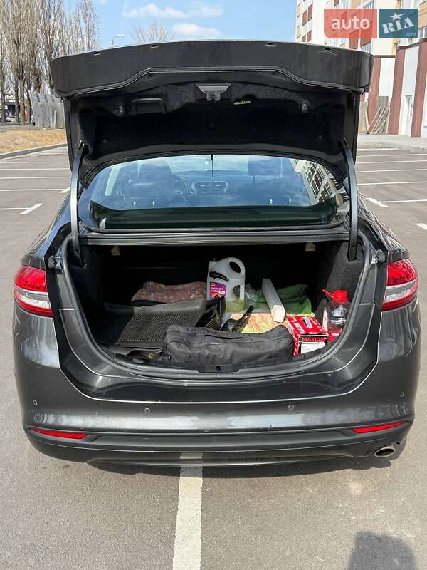 Седан Ford Fusion 2016 в Києві