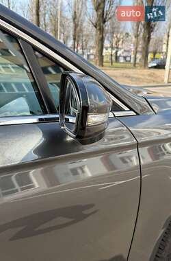 Седан Ford Fusion 2016 в 
