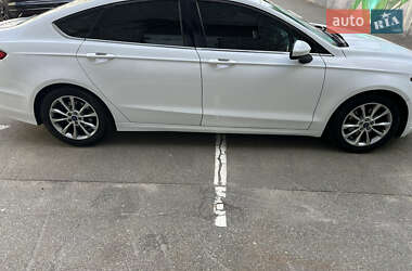 Седан Ford Fusion 2016 в Києві