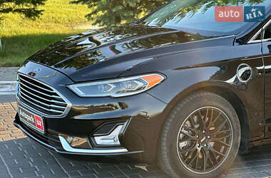 Седан Ford Fusion 2019 в 