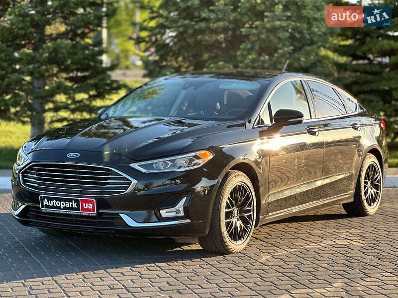 Седан Ford Fusion 2019 в 