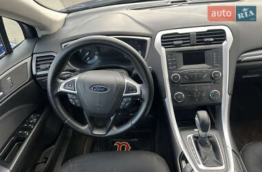 Седан Ford Fusion 2015 в 