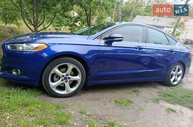 Седан Ford Fusion 2013 в Острозі