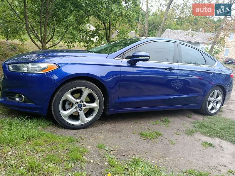 Седан Ford Fusion 2013 в 