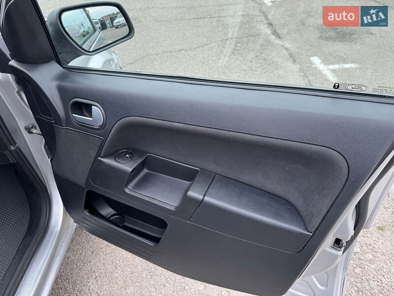 Хэтчбек Ford Fusion 2011 в Киеве фото 25 Хэтчбек Ford Fusion 2011 в Киеве