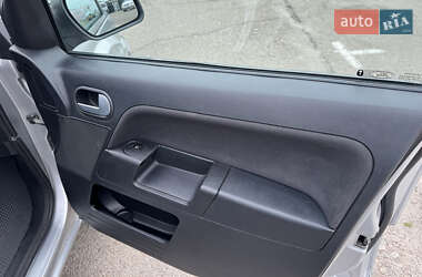 Хэтчбек Ford Fusion 2011 в 