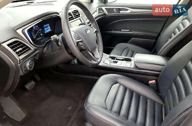 Седан Ford Fusion 2020 в 