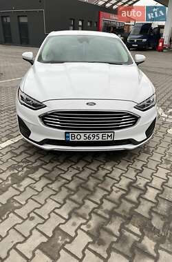 Седан Ford Fusion 2020 в 
