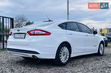 Седан Ford Fusion 2013 в 