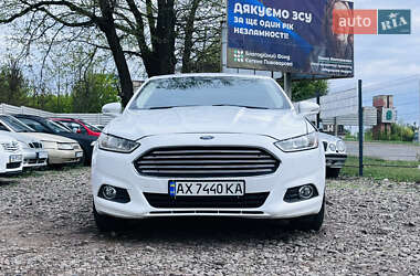 Седан Ford Fusion 2013 в 