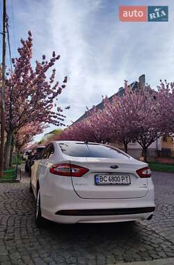 Седан Ford Fusion 2015 в 