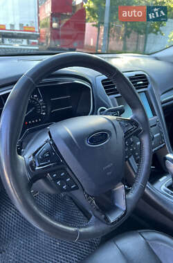 Седан Ford Fusion 2015 в 