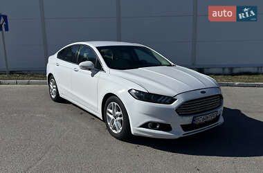 Седан Ford Fusion 2015 в Львові